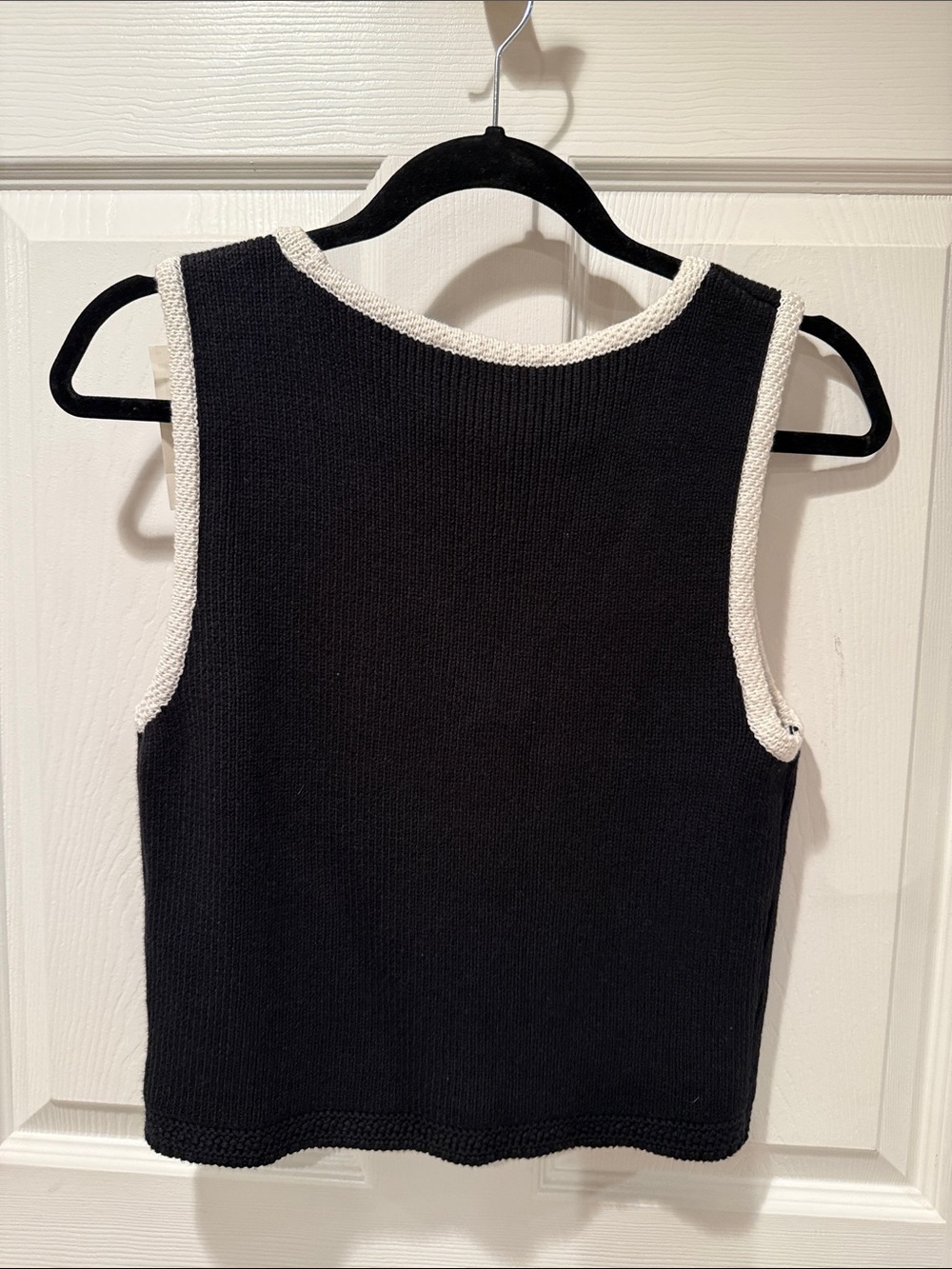 Abercrombie & Fitch Black Knit Vest with White Trim - Picture 3 of 3